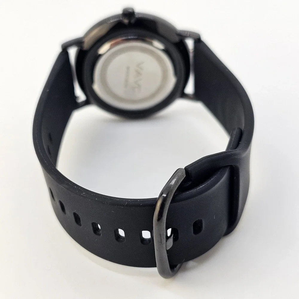 Men's Watch‎ Easy Read Black Dial 38MM Black Case Plastic Bands New Battery